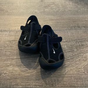 Gently used Nike Sandals